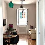 Bright House Apartment *