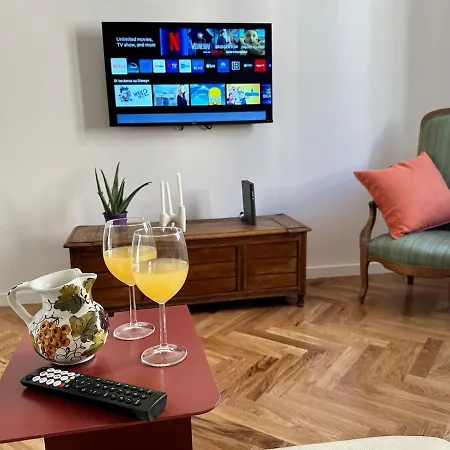 Bright House روما